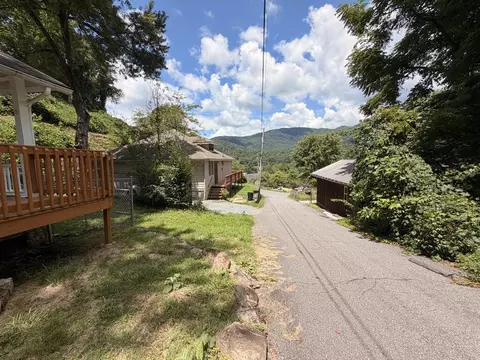 Exterior - 30 Morris St, Sylva, NC 28779 photo 3 of 4
