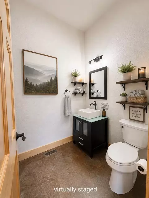 Bath - 790 Sierra Cir, Murphy, NC 28906 photo 2 of 5