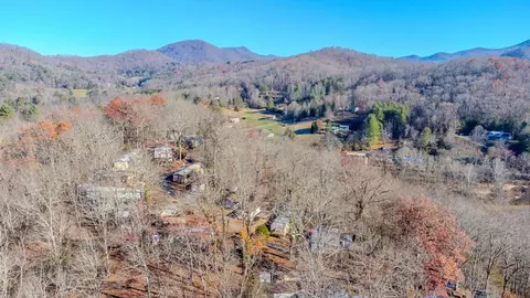 View/Area - 75 Summer Cir, Franklin, NC 28734 photo 4 of 5