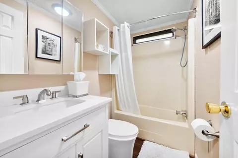 Bath - 52 Delta Ln, Sylva, NC 28779 photo 2 of 2