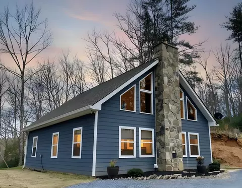 1043 Atoah Cir, Robbinsville, NC 28771