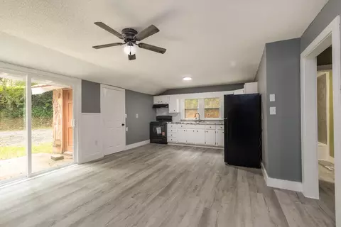 Living - 650 Sunrise Park, Sylva, NC 28779 photo 2 of 6