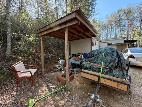 Exterior - 8 Matlock Hills Dr, Franklin, NC 28734 photo 2 of 8
