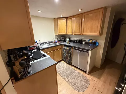 Kitchen - 8 Matlock Hills Dr, Franklin, NC 28734 photo 2 of 2