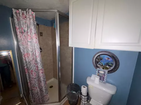 Bath - 8 Matlock Hills Dr, Franklin, NC 28734 photo 1 of 3