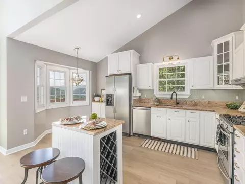 Kitchen - 499 Match Pt, Sylva, NC 28779 photo 2 of 6