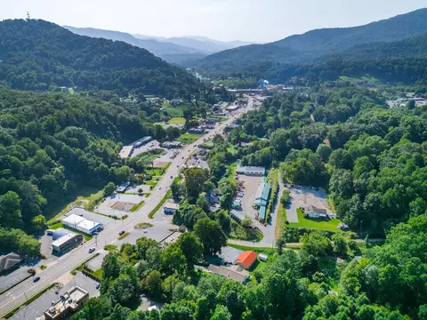 View/Area - 32 Mystic Ln, Sylva, NC 28779 photo 3 of 4