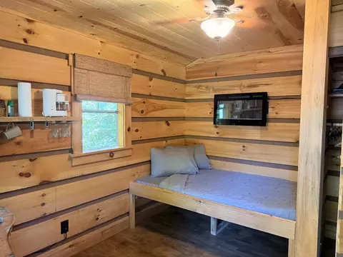 Bedroom - 43 Wild Horse Rd, Sylva, NC 28779 photo 1 of 3