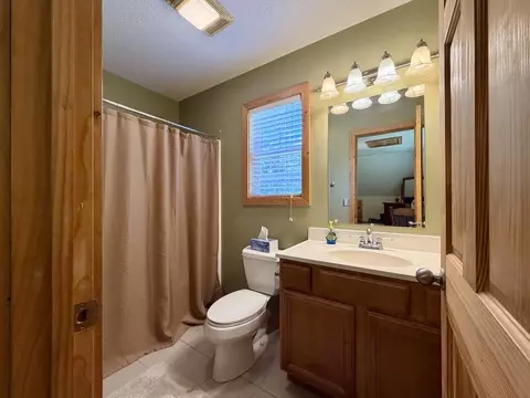 Bath - 542 Brushy Fork Rd, Sylva, NC 28779 photo 2 of 2