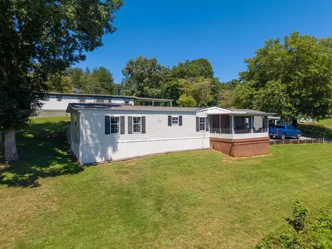Exterior - 96 Beverly Dr, Franklin, NC 28734 photo 4 of 10