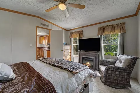Bedroom - 96 Beverly Dr, Franklin, NC 28734 photo 2 of 5
