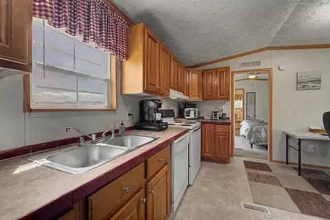 Kitchen - 96 Beverly Dr, Franklin, NC 28734 photo 1 of 3