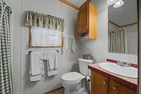 Bath - 96 Beverly Dr, Franklin, NC 28734 photo 1 of 3