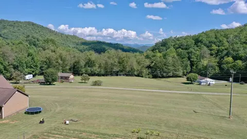 000 Sugar Fork Rd, Sylva, NC 28779 photo 4