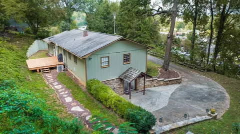 Exterior - 95 Parkview Ln, Franklin, NC 28734 photo 6 of 14