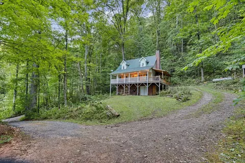 3155 Goshen Rd, Franklin, NC 28734