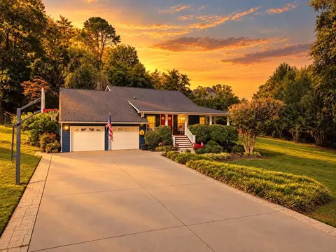 180 Paw Paw Cv, Sylva, NC 28779