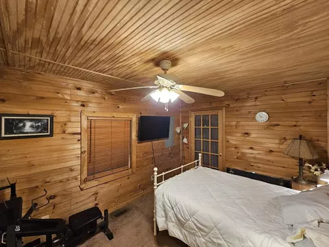 Bedroom - 607 Echo High Rd, Franklin, NC 28734 photo 2 of 6