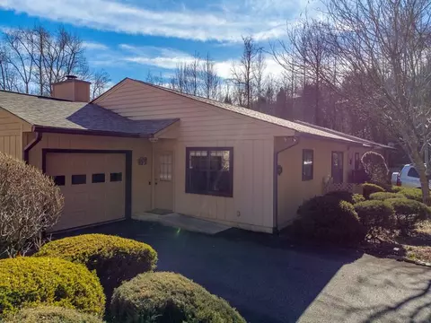 54 Long Bow Ln # A, Franklin, NC 28734
