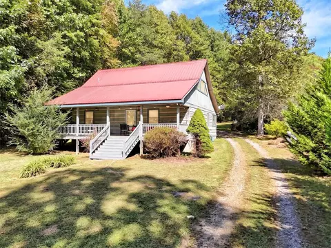 57 Pebble Dr, Whittier, NC 28789