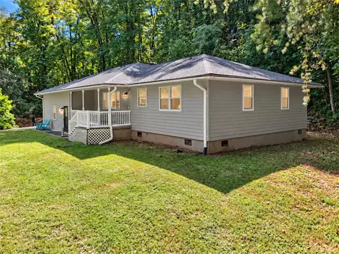250 Camp Creek Rd, Whittier, NC 28789