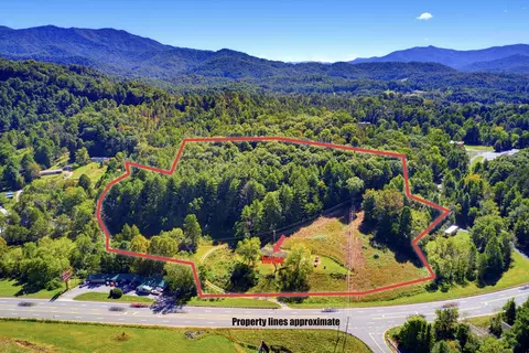 1464 Us 441 N, Whittier, NC 28789