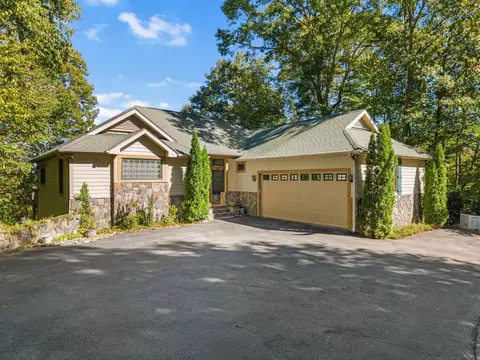 84 Silverado Trl, Whittier, NC 28789