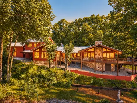 1920 Pigeon Creek Rd, Bryson City, NC 28713