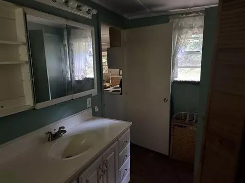 Bath - 2794 E Fork Rd, Sylva, NC 28779 photo 2 of 2