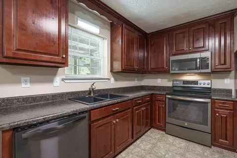 Kitchen - 168 Lilac Trl, Murphy, NC 28906 photo 3 of 5