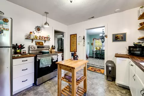 Kitchen - 152 Mills Branch Rd, Sylva, NC 28779 photo 2 of 4
