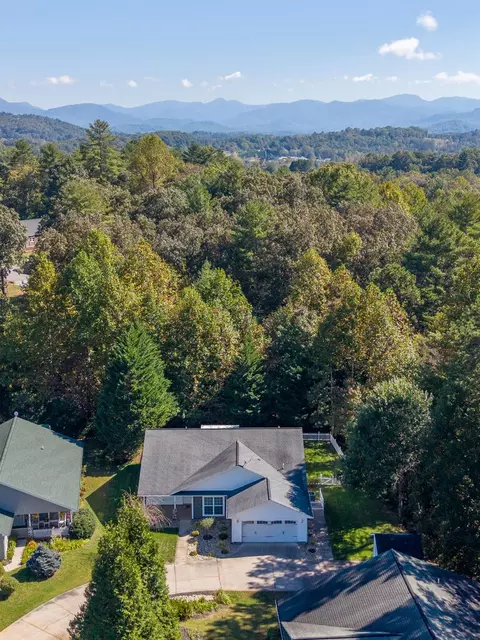 View/Area - 32 Coventry Cir E, Franklin, NC 28734 photo 1 of 2