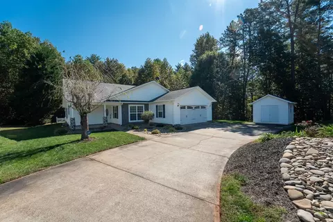 Exterior - 32 Coventry Cir E, Franklin, NC 28734 photo 2 of 22