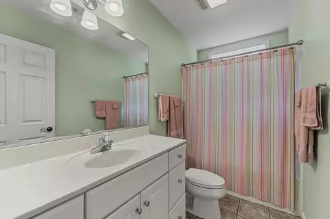 Bath - 32 Coventry Cir E, Franklin, NC 28734 photo 3 of 3