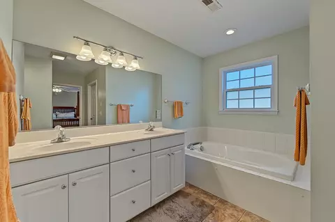 Bath - 32 Coventry Cir E, Franklin, NC 28734 photo 1 of 3