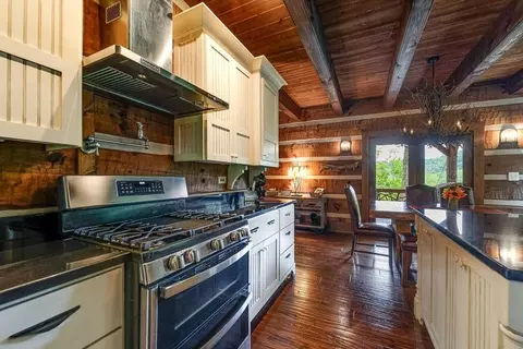 Kitchen - 246 Fiddle And A Bow Ln, Sylva, NC 28779 photo 5 of 5