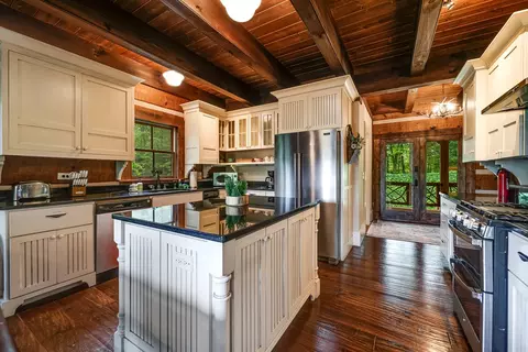 Kitchen - 246 Fiddle And A Bow Ln, Sylva, NC 28779 photo 4 of 5