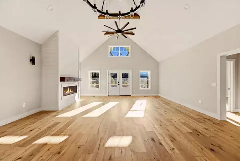 Living - 431 Tahlfield, Sylva, NC 28779 photo 3 of 5