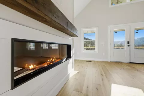 Living - 431 Tahlfield, Sylva, NC 28779 photo 2 of 5