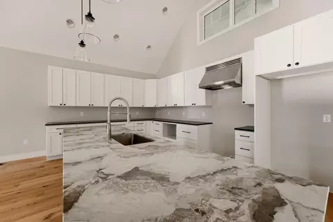 Kitchen - 431 Tahlfield, Sylva, NC 28779 photo 2 of 4