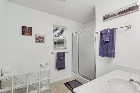 Bath - 804 Wikle Rd, Hayesville, NC 28904 photo 4 of 5