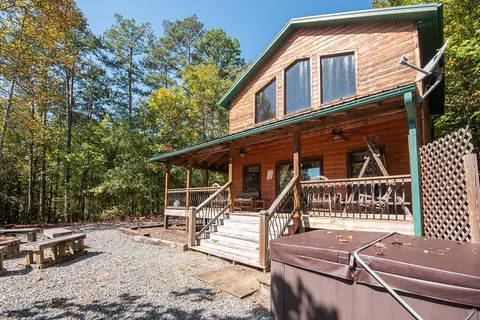 303 Almond Boat Park Rd, Bryson City, NC 28713