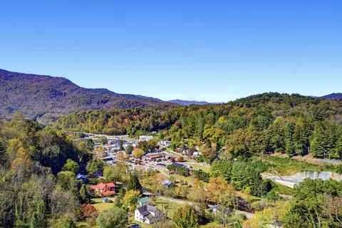 View/Area - 137 Patterson Dr, Dillsboro, NC 28725 photo 2 of 5
