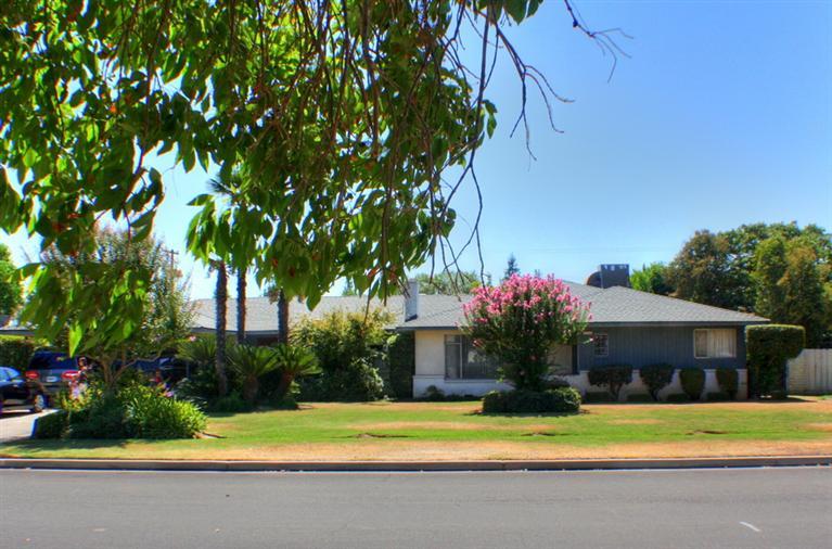 6149 E Lowe Ave, Fresno, CA 93727 photo 1