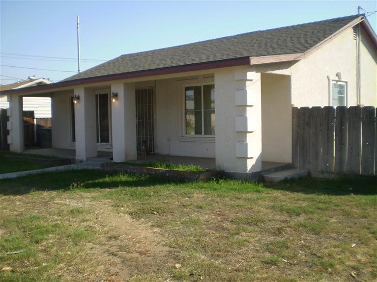 4754 E White, Fresno, CA 93702 photo 1