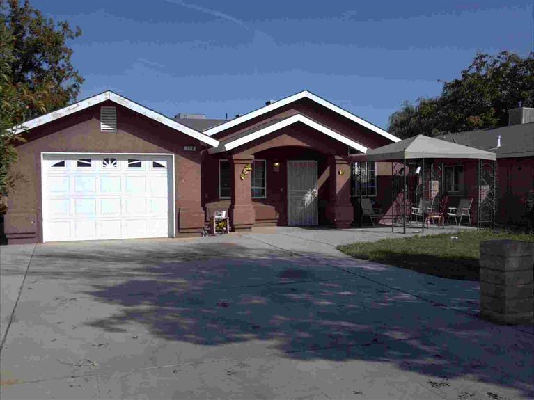 719 S C St, Madera, CA 93638 photo 1