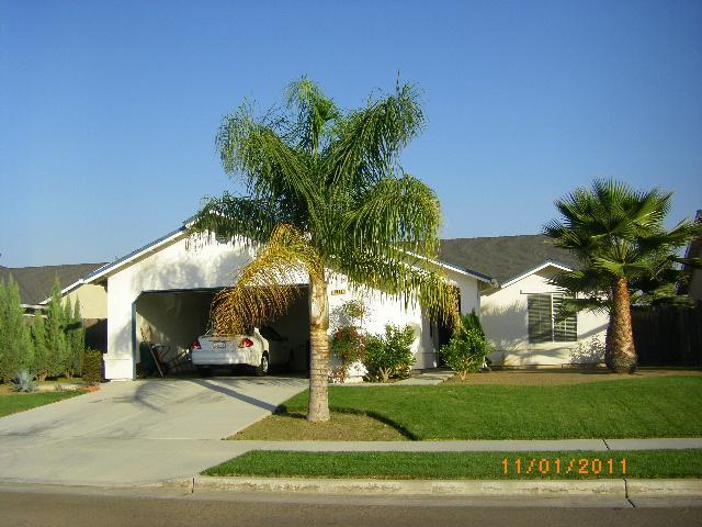 1584 Hume Dr, Sanger, CA 93657 photo 1