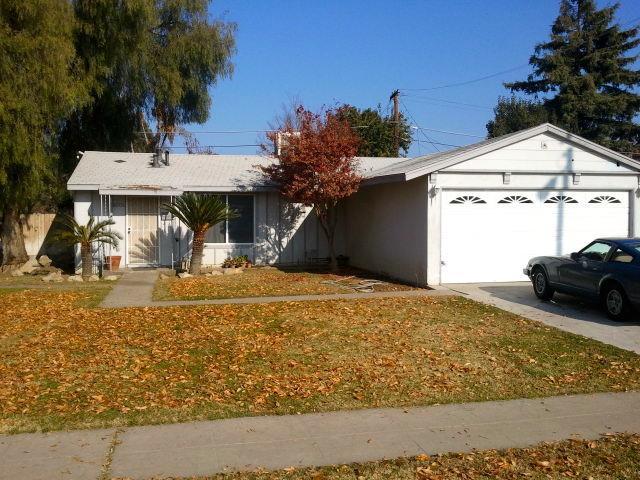 2703 E Willis Ave, Fresno, CA 93726 photo 1