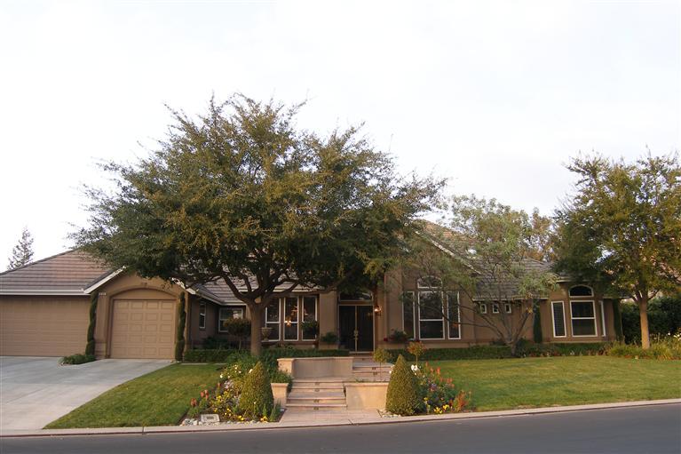 3240 E Via Montiano Ave, Clovis, CA 93619 photo 1