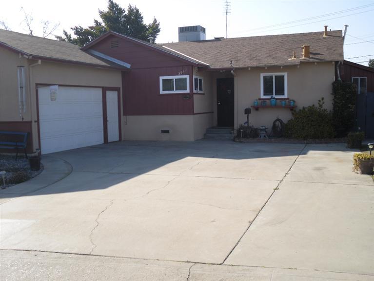 2931 E St, Selma, CA 93662 photo 1